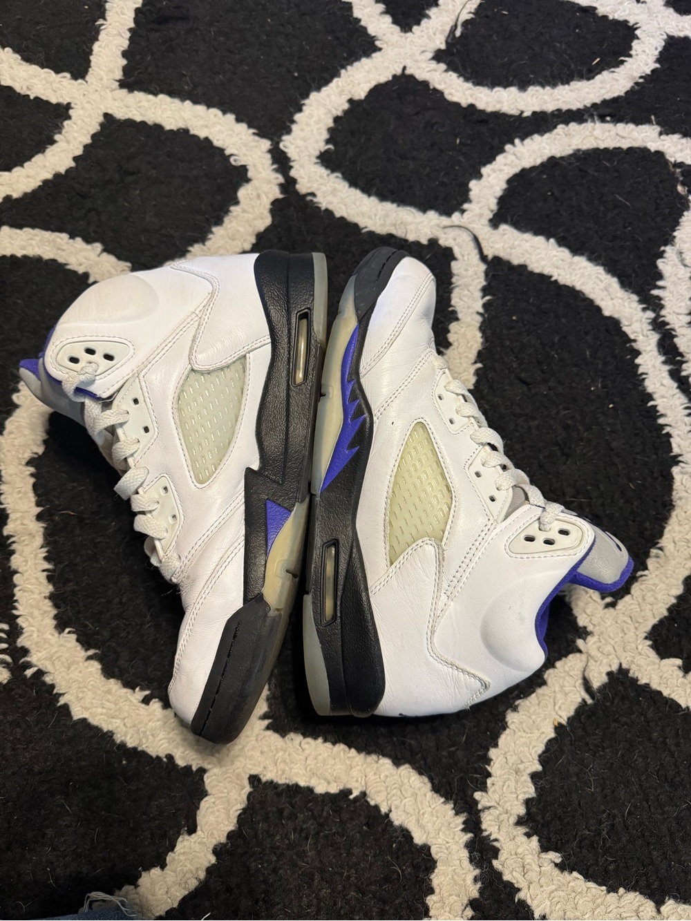 Nike Air Jordan 5 Retro Concord Men’s Size 7.5 White Purple Black DD0587-141
